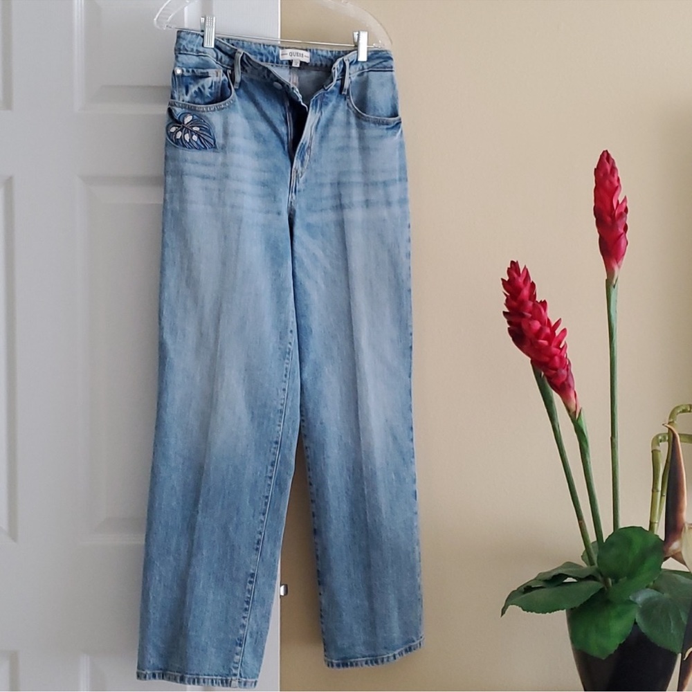 Guess Women's Straight-Leg Jeans Super Comfy. Flattering High-Rise Size 29